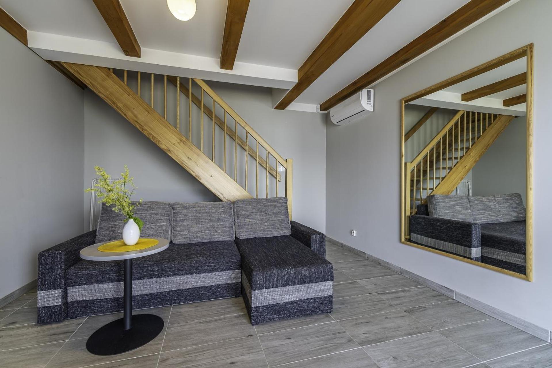 Frajda Domki - Apartamenty 6-Osobowe - Salon I Dwie Sypialnie Oraz Studia 4-Osobowe - Pokoj Z Aneksem Kuchennym Ревал Екстериор снимка