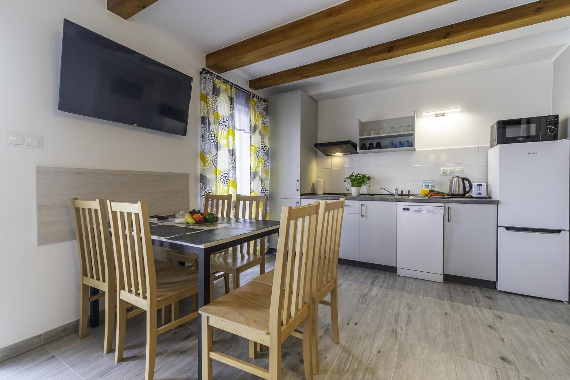Frajda Domki - Apartamenty 6-Osobowe - Salon I Dwie Sypialnie Oraz Studia 4-Osobowe - Pokoj Z Aneksem Kuchennym Ревал Екстериор снимка