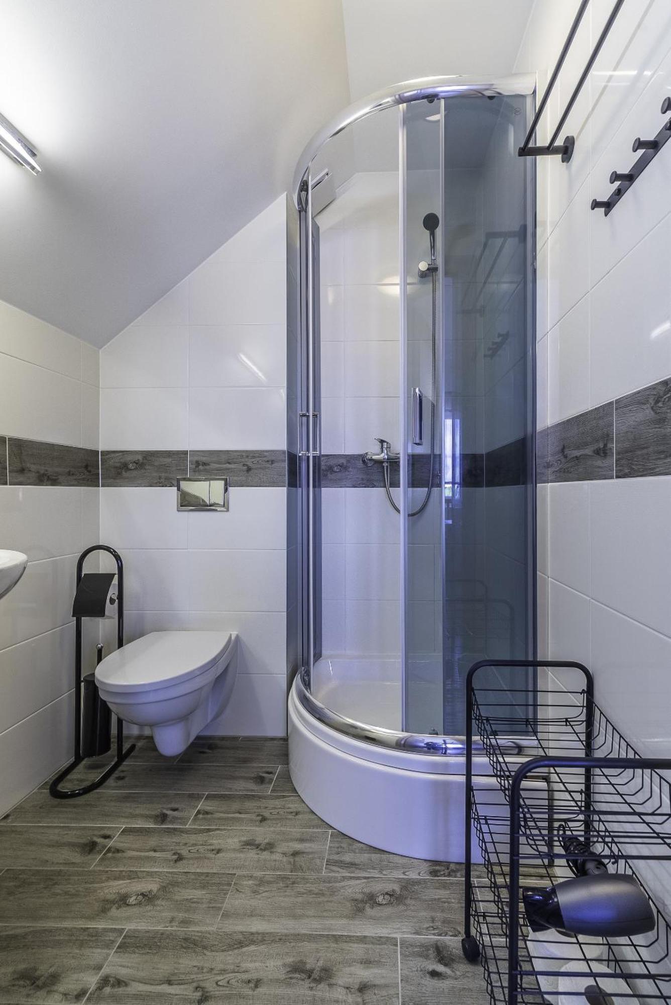 Frajda Domki - Apartamenty 6-Osobowe - Salon I Dwie Sypialnie Oraz Studia 4-Osobowe - Pokoj Z Aneksem Kuchennym Ревал Екстериор снимка