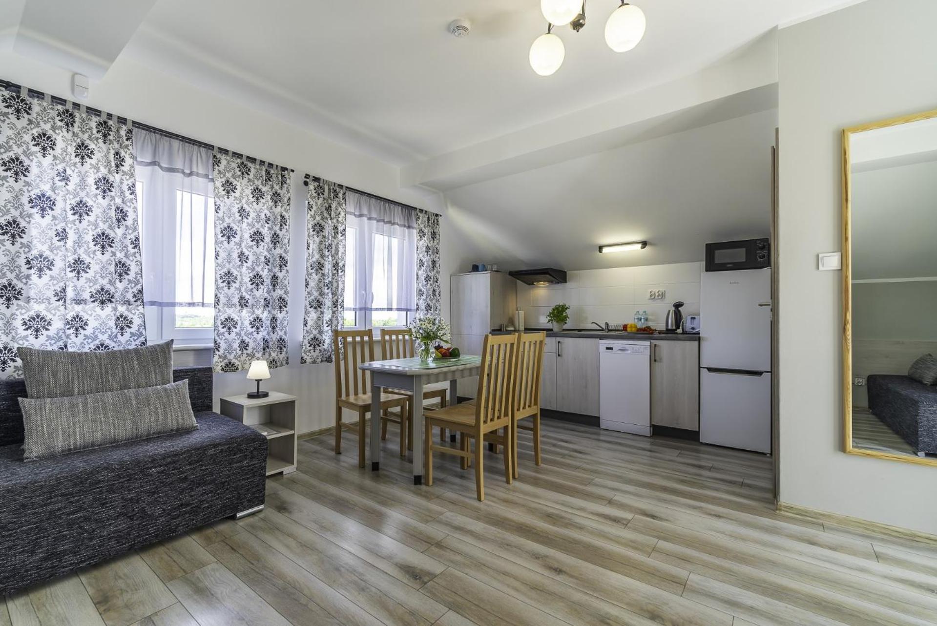 Frajda Domki - Apartamenty 6-Osobowe - Salon I Dwie Sypialnie Oraz Studia 4-Osobowe - Pokoj Z Aneksem Kuchennym Ревал Екстериор снимка